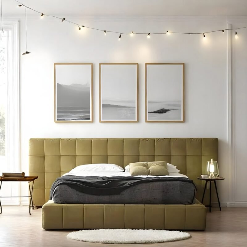 Bred Upholstered Bed